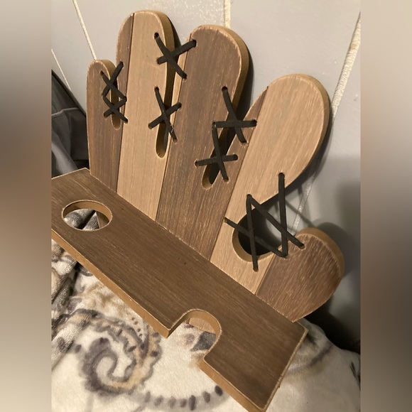 (3) Sports Themed Wall Decor - Picture 2 of 10